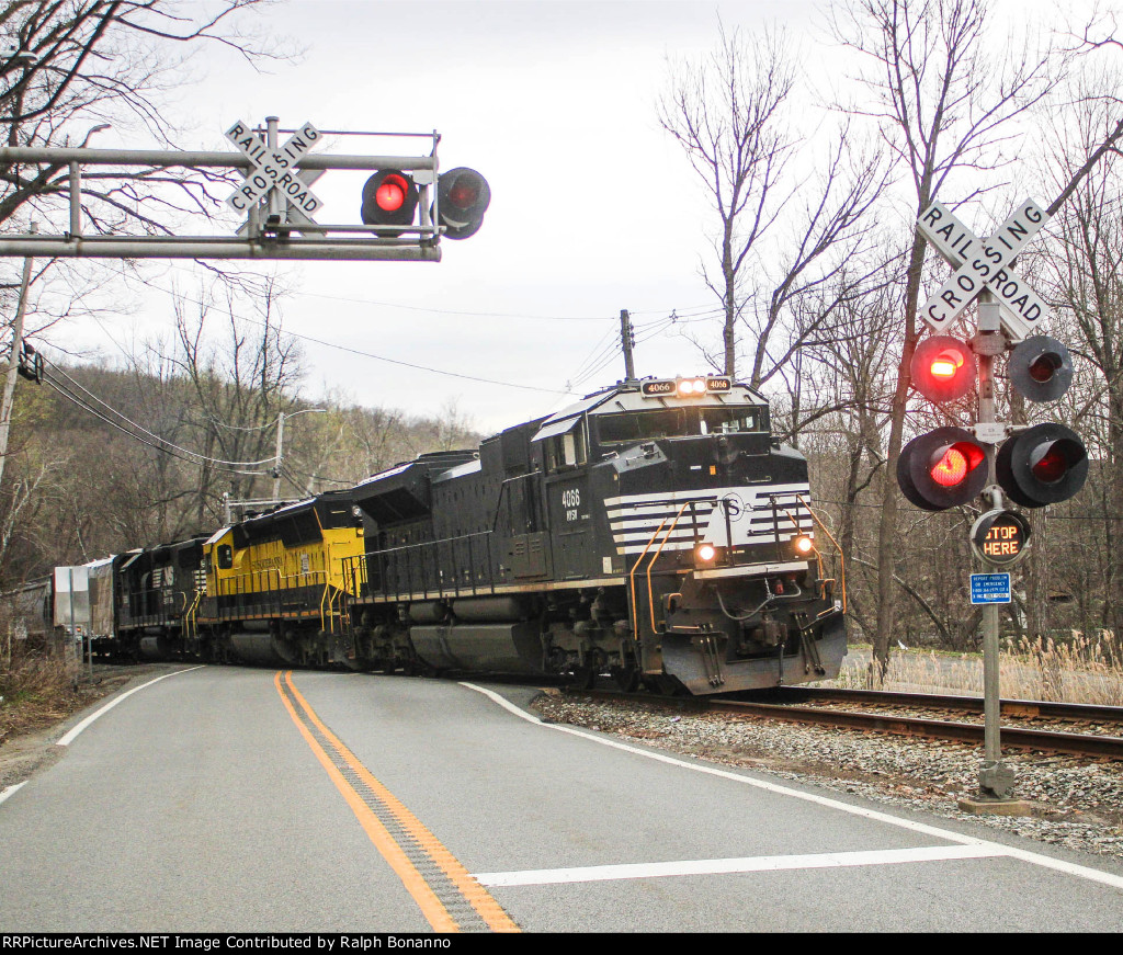 SU 99 working upgrade at the Hamburg Turnpike crossing enroute to Binghamton 